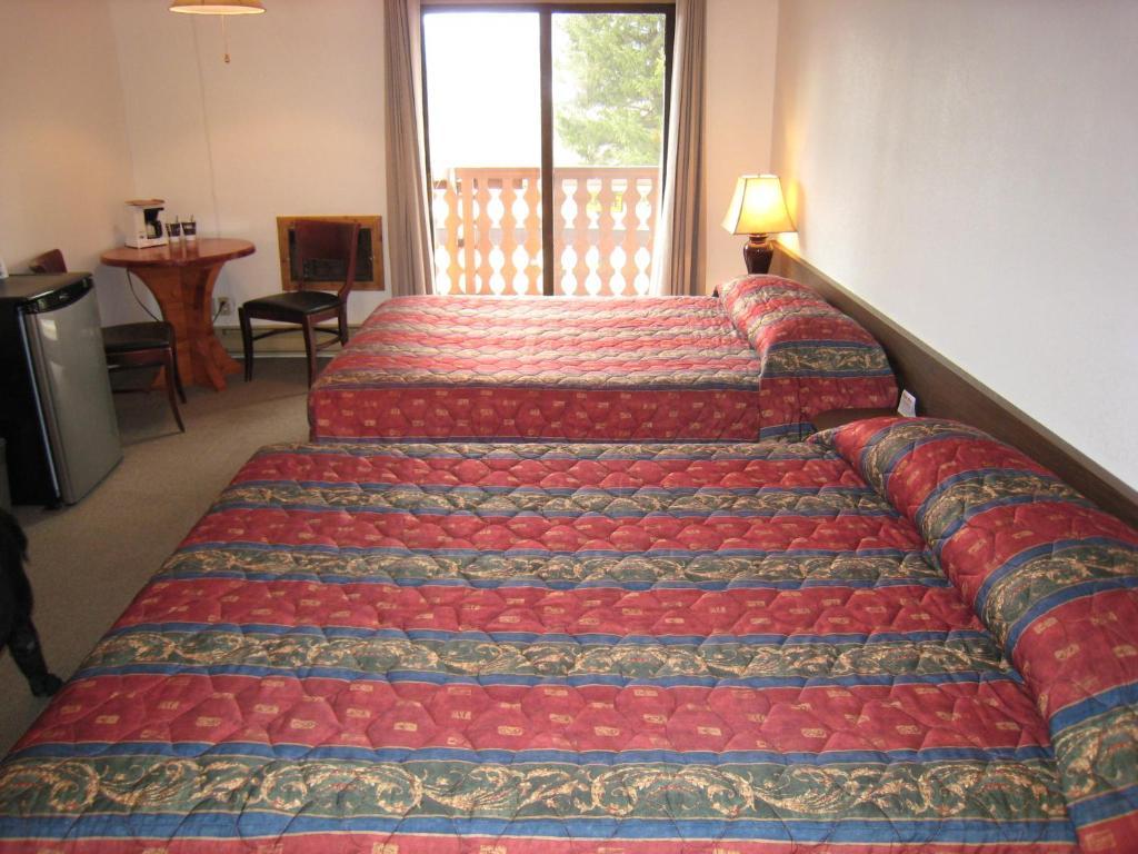 Alpen Motel Radium Hot Springs Værelse billede