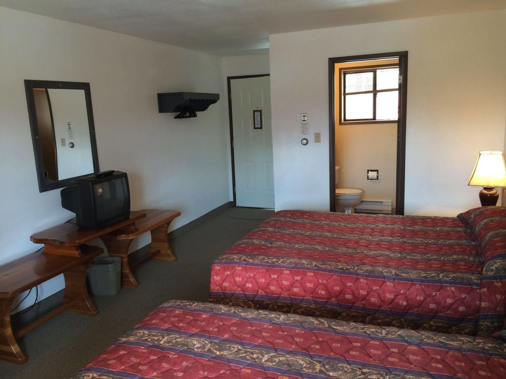 Alpen Motel Radium Hot Springs Eksteriør billede