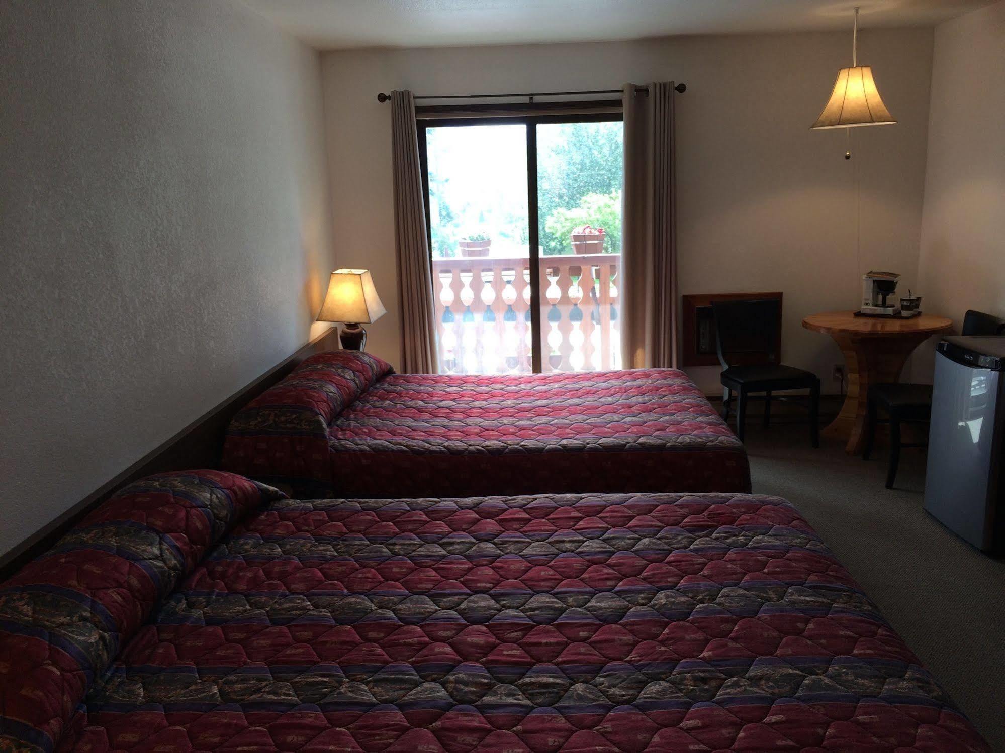 Alpen Motel Radium Hot Springs Eksteriør billede